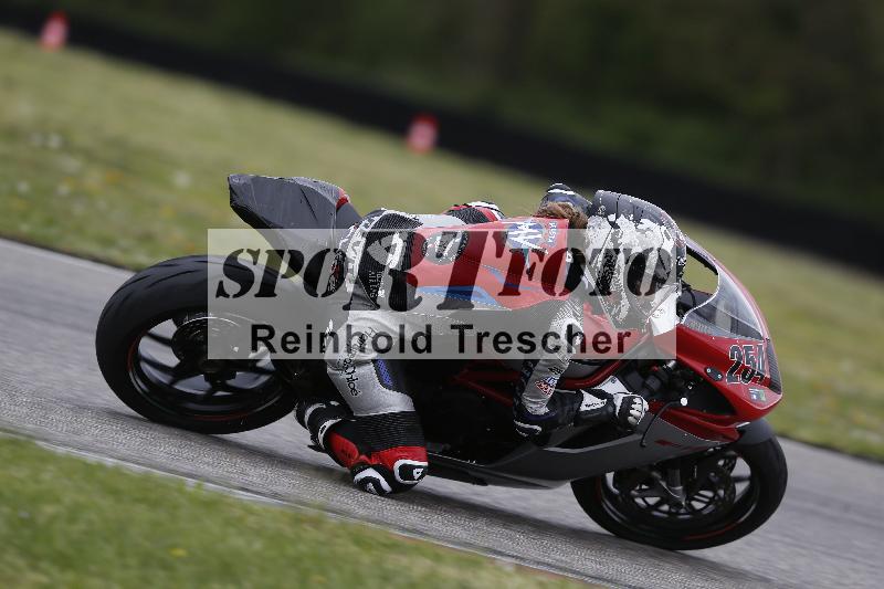 /Archiv-2025/08 20.04.2025 Speer Racing ADR/Gruppe gruen/254